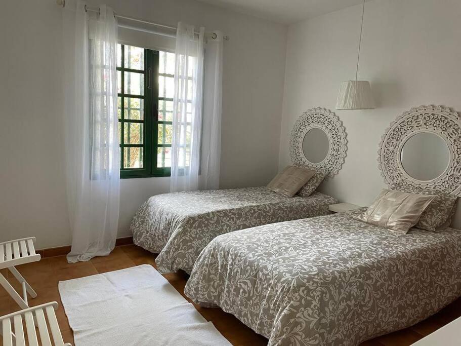 Apartamento Amura En Playa De Las Cucharas コスタ・テギセ エクステリア 写真